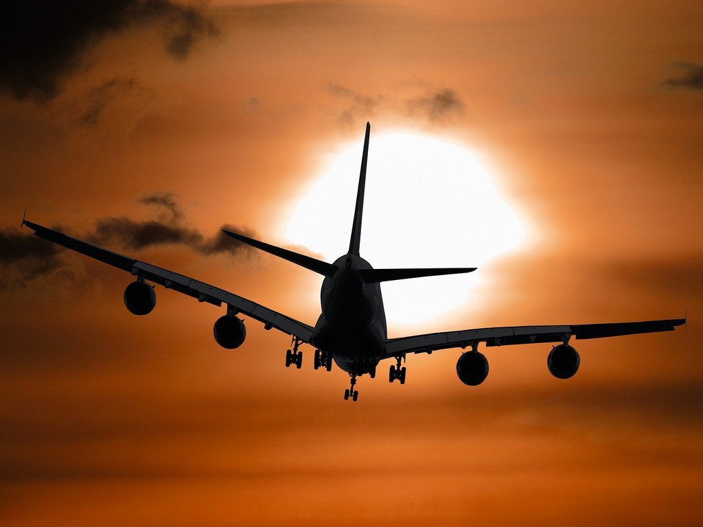 aircraft-1362587_1280.jpg
