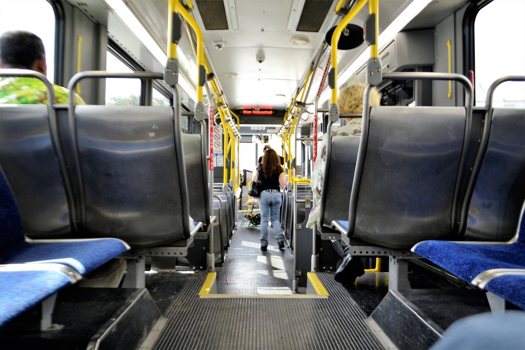 metro-bus-2825217_1920.jpg