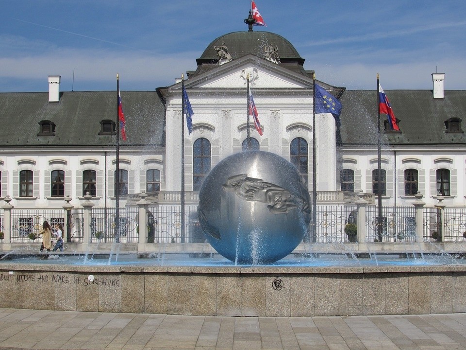 parliament-1339677_960_720.jpg