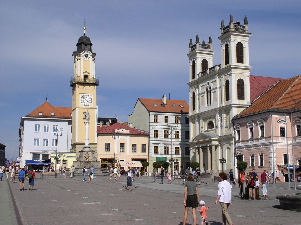 banska-bystrica-slovakia-2006-plaza-city-town-1633330-pxhere.com.jpg