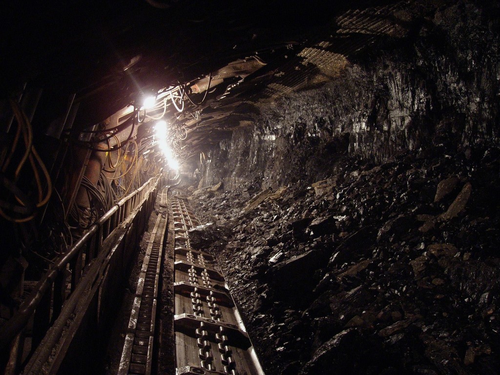 coal-g5a4f671a8_1920.jpg
