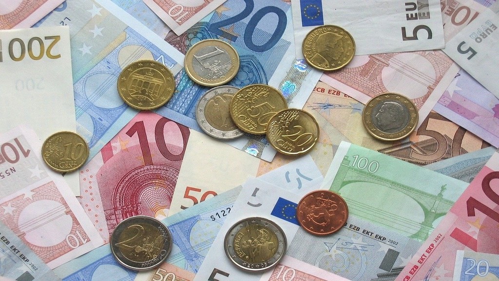 euro-gf46c45f9a_1280.jpg