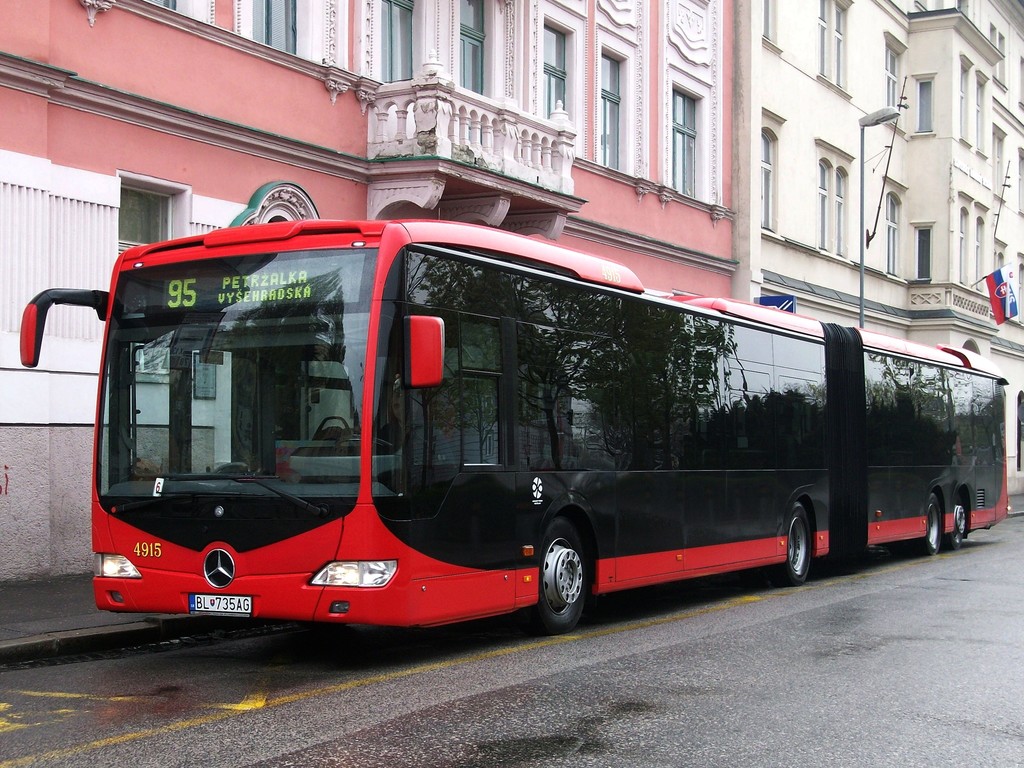 Mercedes-Benz_Capacity_Bratislava_line_95.jpeg