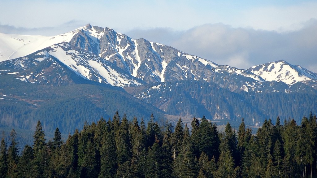 mountains-g0ef2796b6_1920.jpg