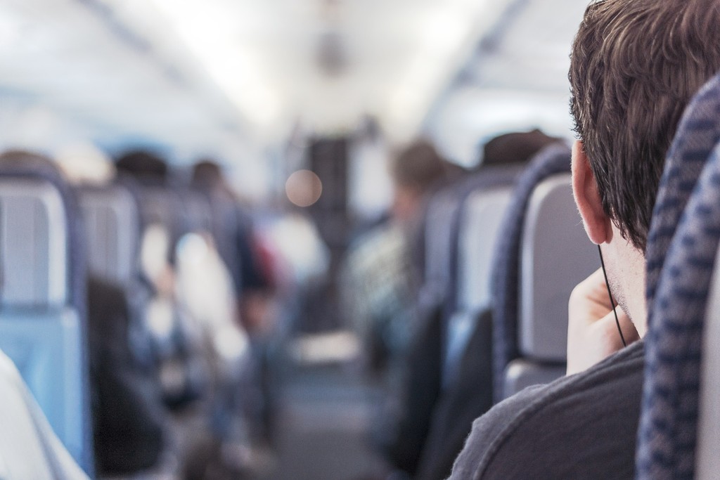 passenger-gbd994d067_1920.jpg