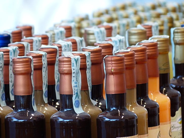 bottles-closure-wine-bottles-liqueurs-preview.jpg