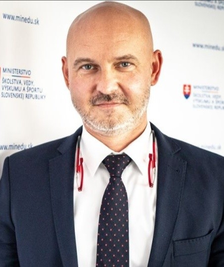 Branislav-Grohling-minister-skolstva_(cropped).jpg