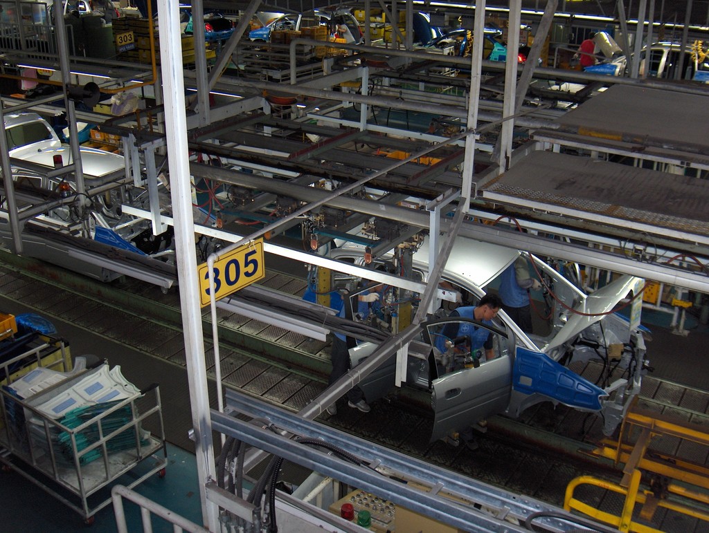 Hyundai_car_assembly_line.jpg