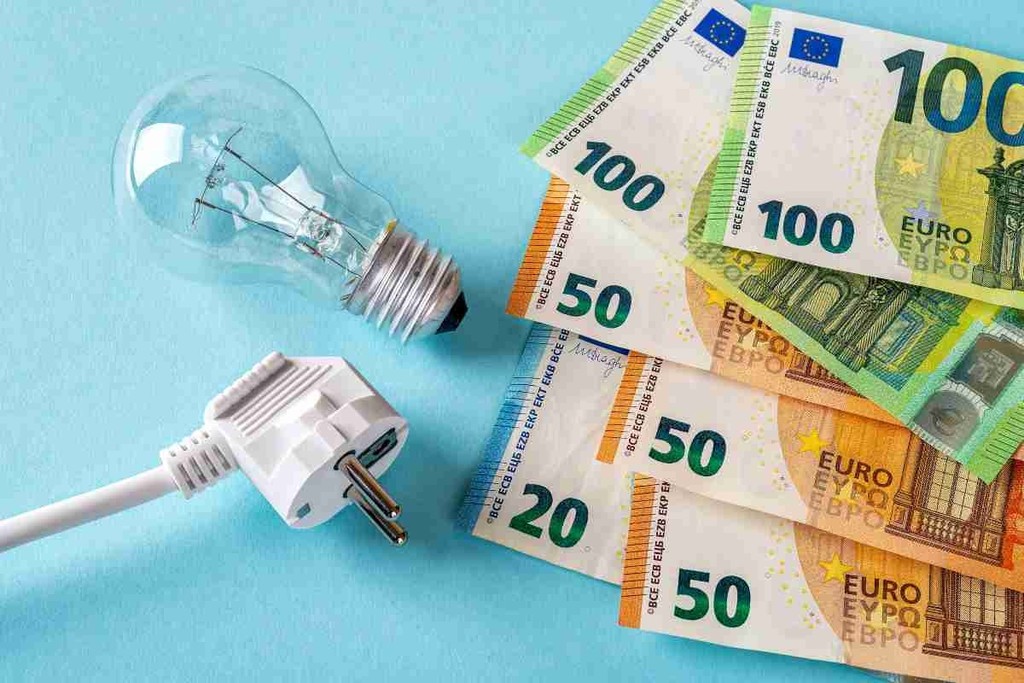 lampadina-bollette-soldi.jpg