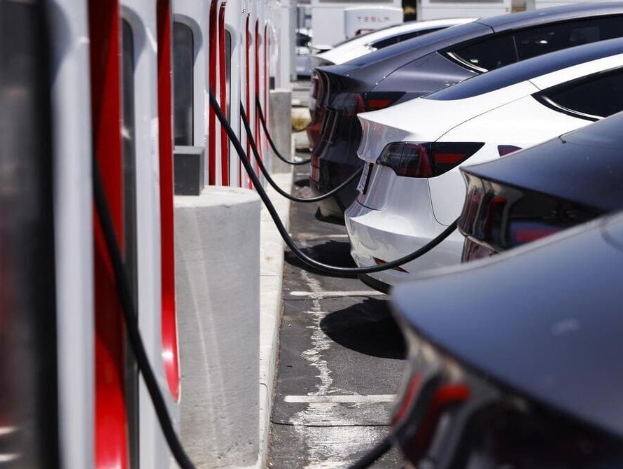 auto elettriche.jpg