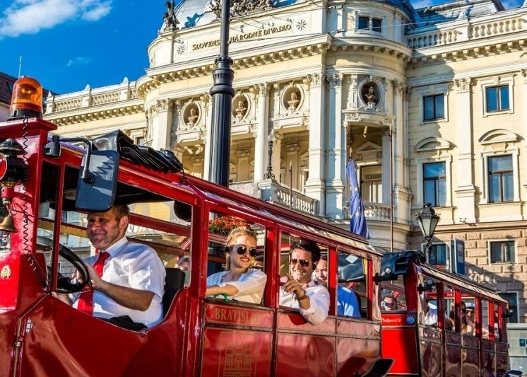 turisti in slovacchia.jpg