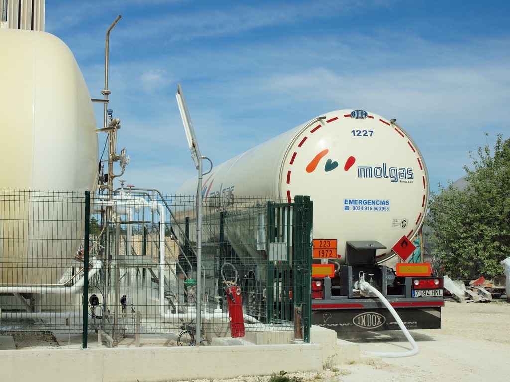 Dépotage_de_GNL_en_citerne-04.jpg
