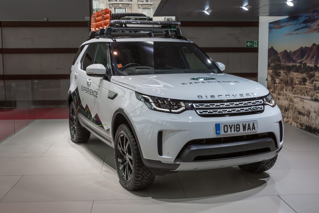 Land_Rover,_Paris_Motor_Show_2018,_Paris_(1Y7A1279).jpg