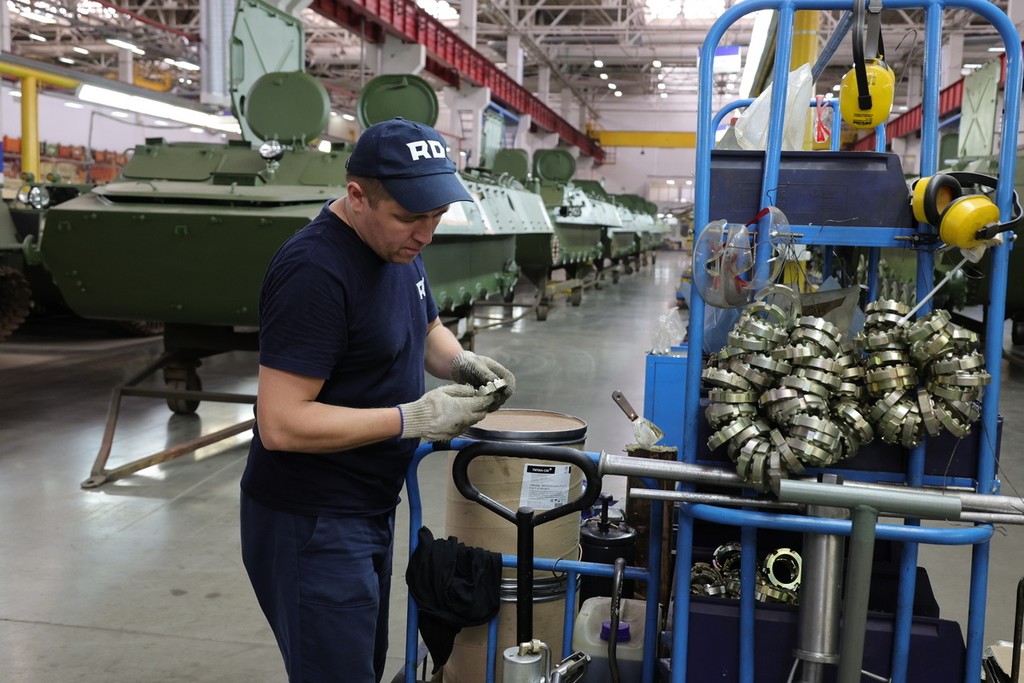 MT-LB_being_renovated_inside_Tatarstan_military-industrial_complex_-_July_2023_07 (1).jpg