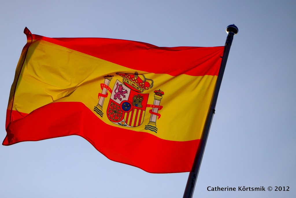 Spain_flag_waving.jpg