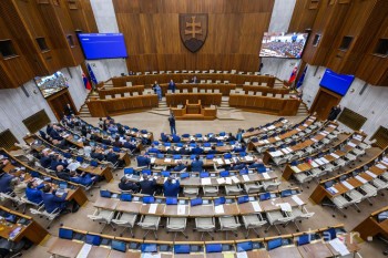 parlament SR1.jpg