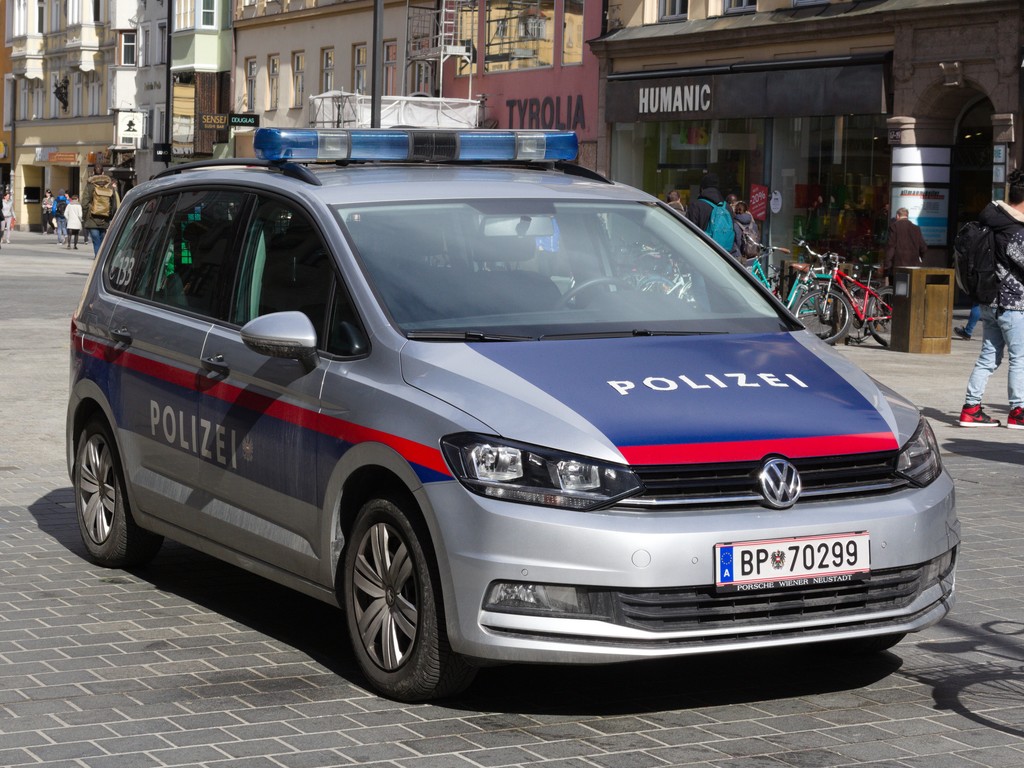 polícia Rakúsko.jpg