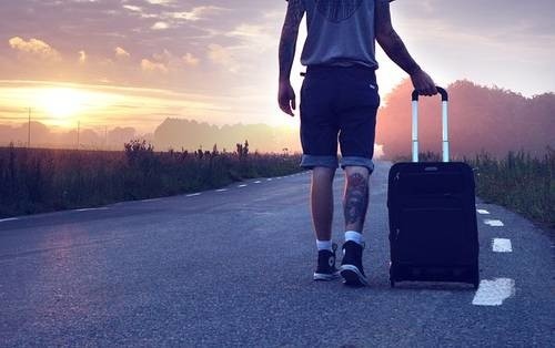valigia-viaggio-bagaglio.jpg