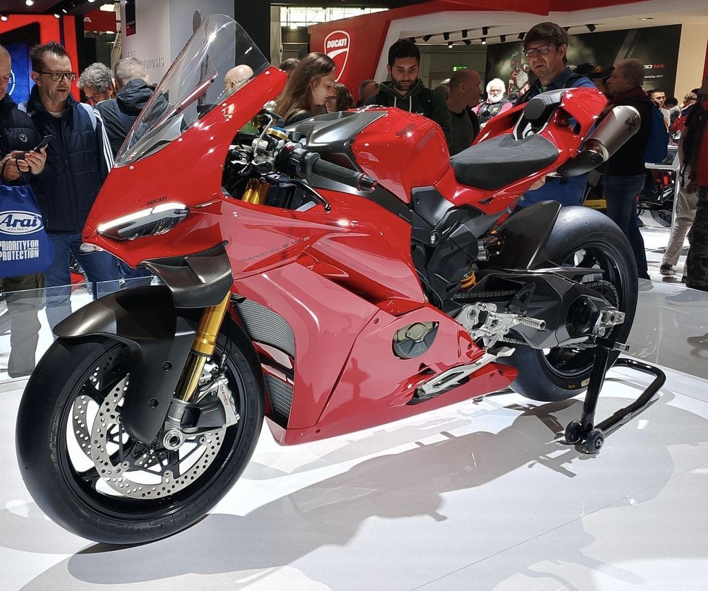 Ducati_Panigale_V4S_2025.jpg