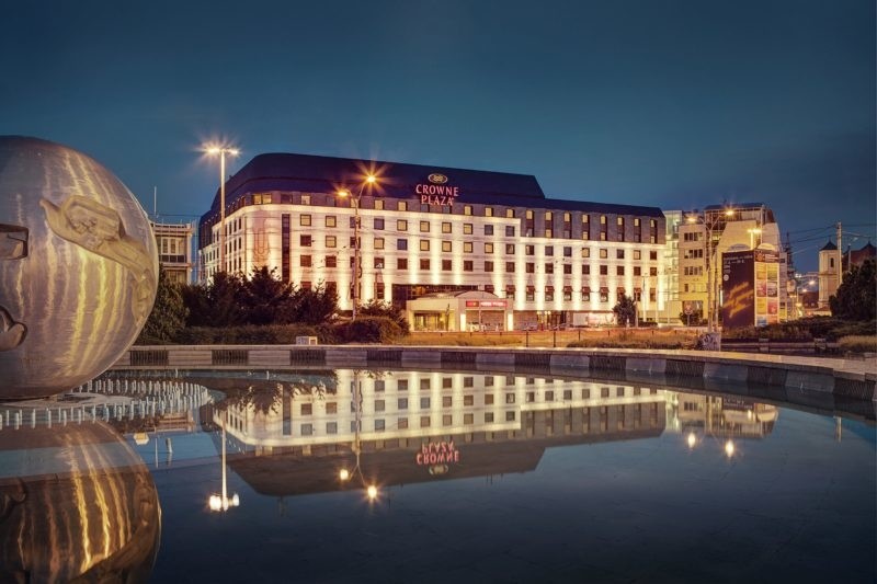 Hotel Crown Plaza.jpg