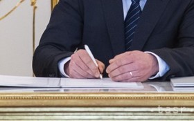 podpísanie zmluvy.jpg